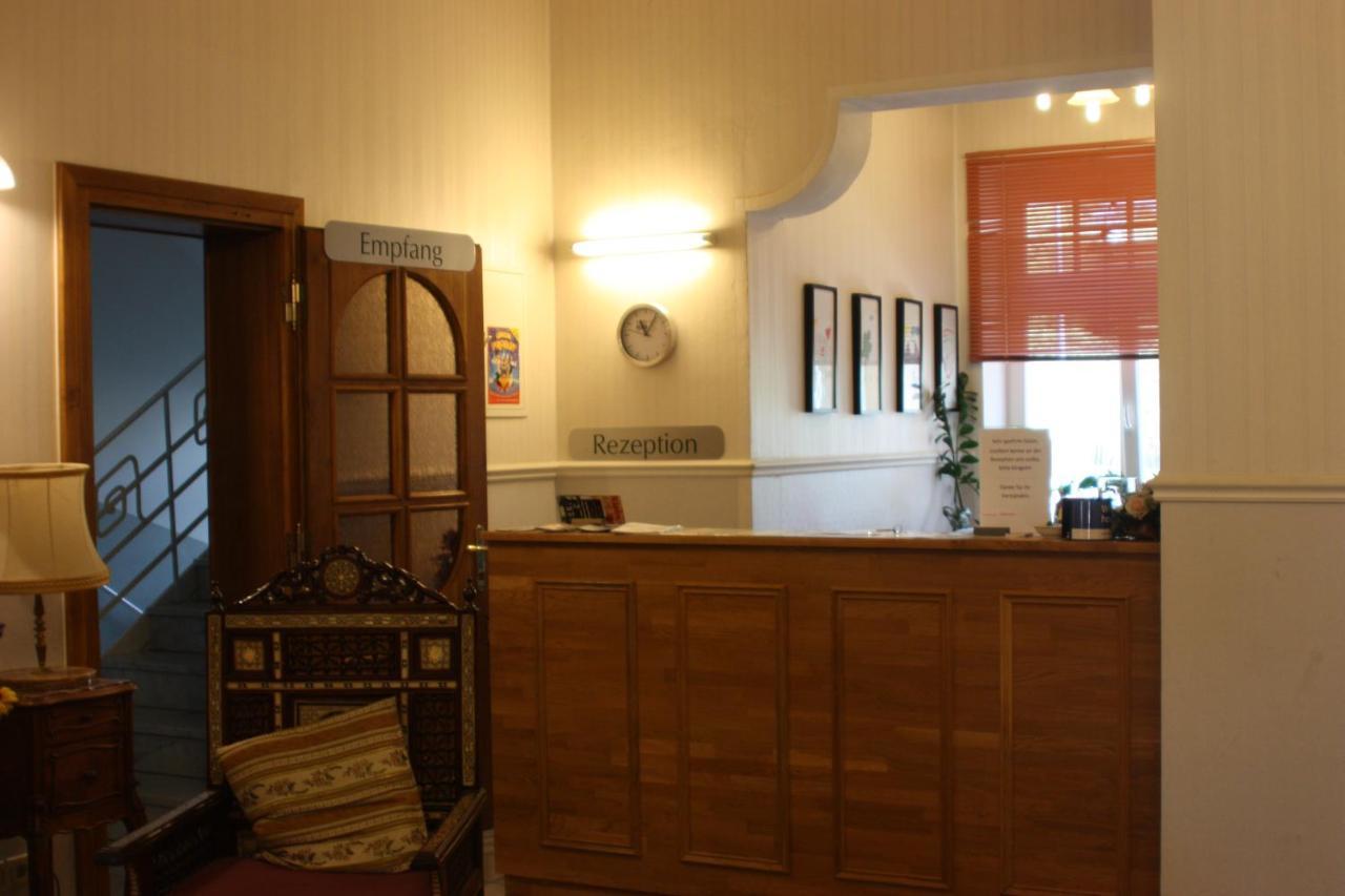 Villa De Baron Дрезден Екстериор снимка